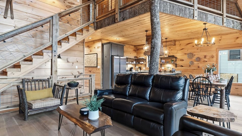 House (5 Bedrooms) | Interior