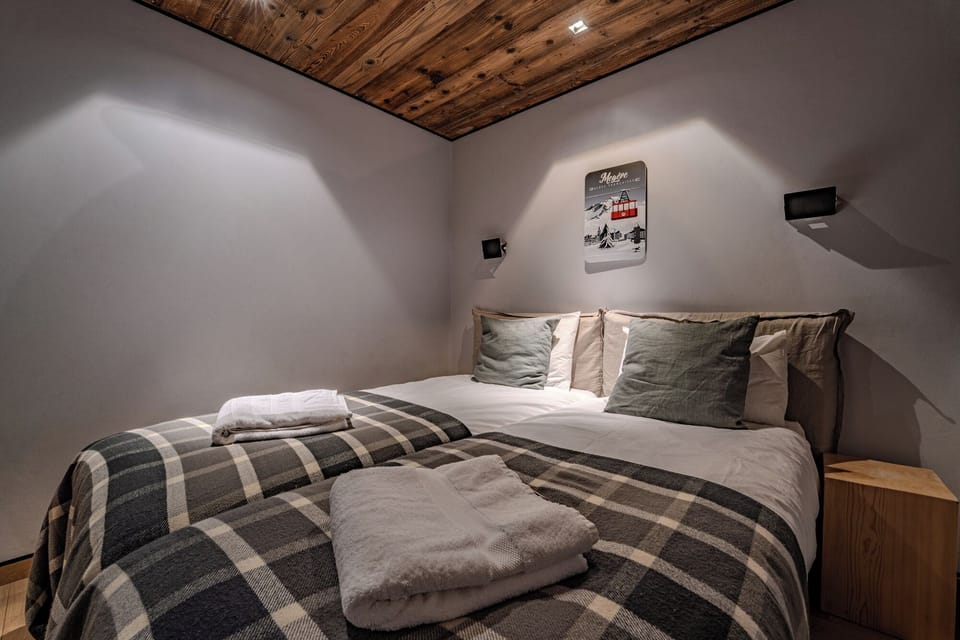 Apartment, 3 Bedrooms, Balcony, Mountain View | Free WiFi, bed sheets