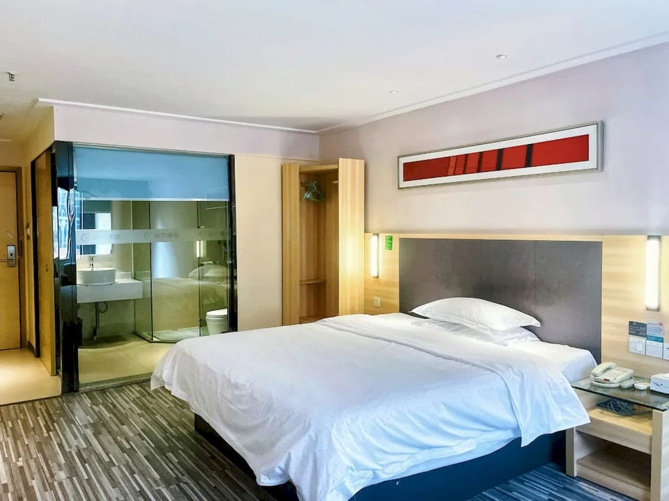 Business Double Room | Laptop workspace, free WiFi, bed sheets