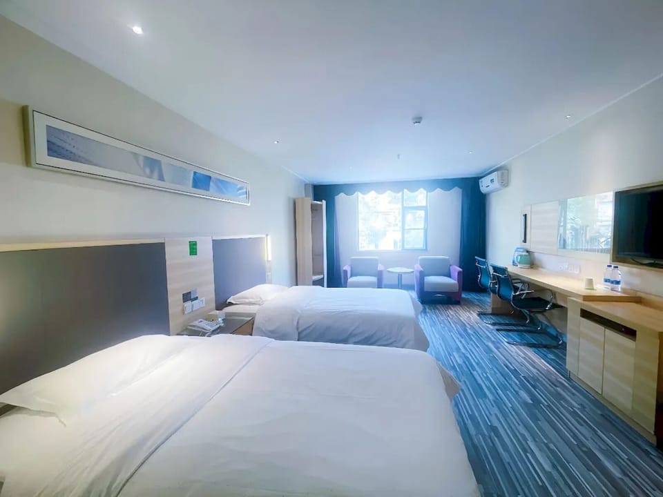 Elite Twin Room | Laptop workspace, free WiFi, bed sheets