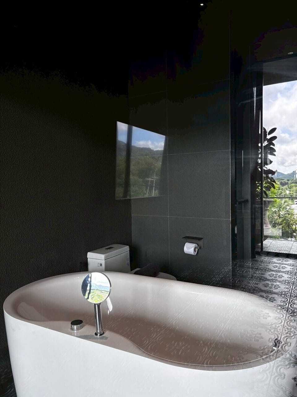 Suite, Garden View | Bathroom | Hair dryer, slippers, towels, soap