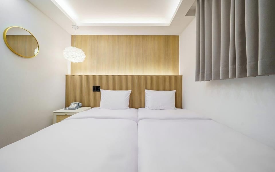 Deluxe Twin Room | Blackout drapes, soundproofing, free WiFi