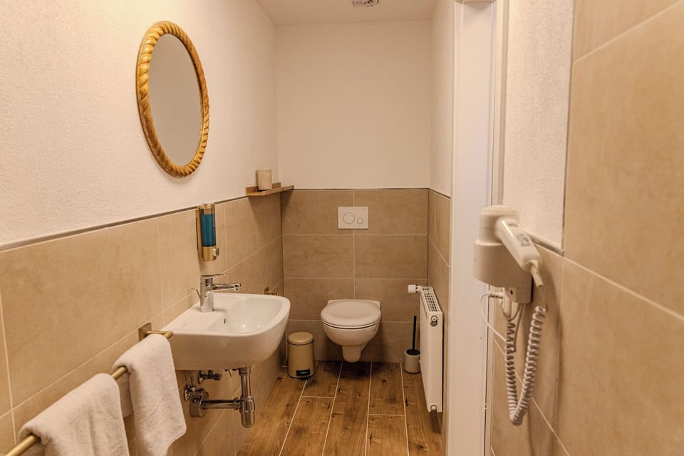 Double Room, Patio, City View | Bathroom