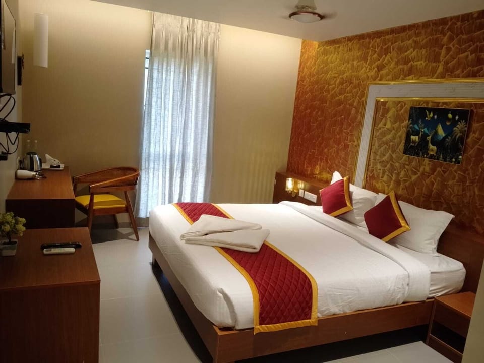 Classic Double Room, City View | Desk, laptop workspace, WiFi (free)