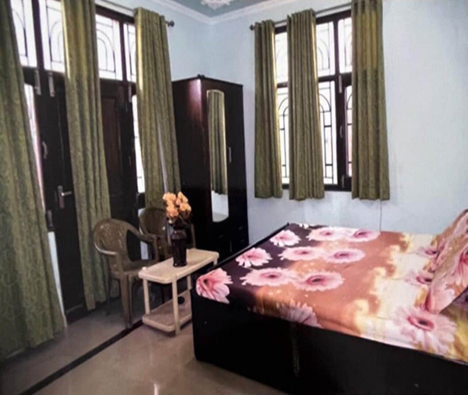 Super Deluxe Room | Soundproofing, free WiFi