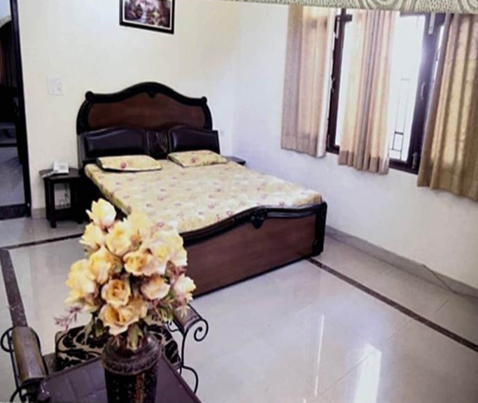 Super Deluxe Room | Soundproofing, free WiFi