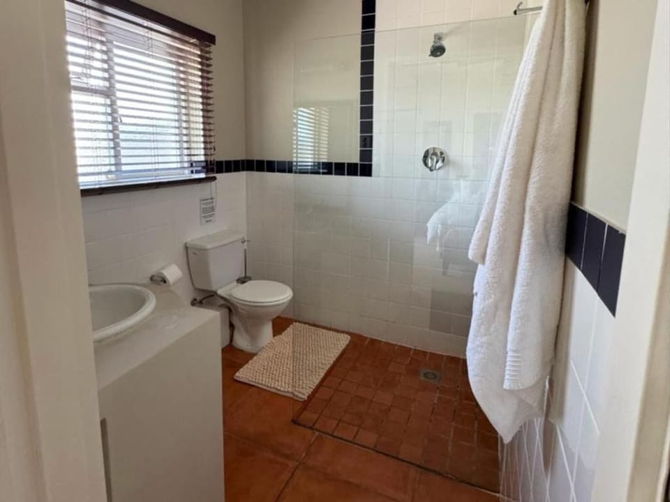 Luxury Quadruple Room, Balcony, Partial Sea View | Bathroom