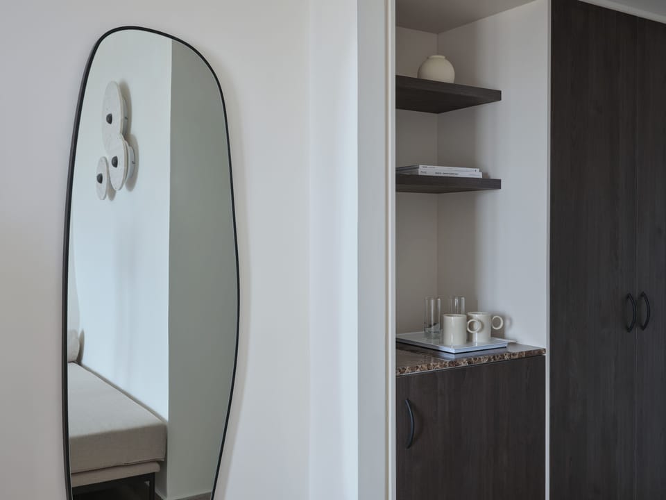 Twin Room Inland view | Wardrobe