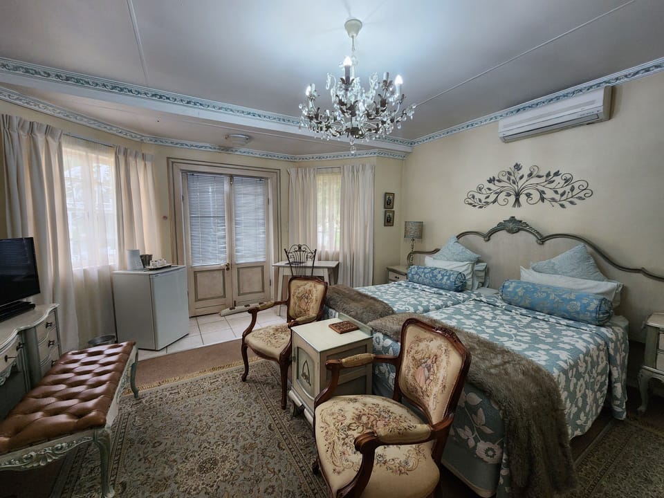 Deluxe Double Room | In-room safe, desk, laptop workspace, soundproofing