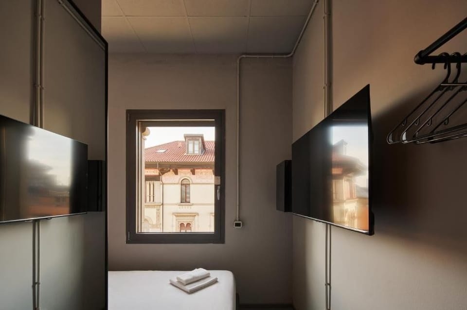 Economy Double Room, 1 Large Twin Bed, Private Bathroom