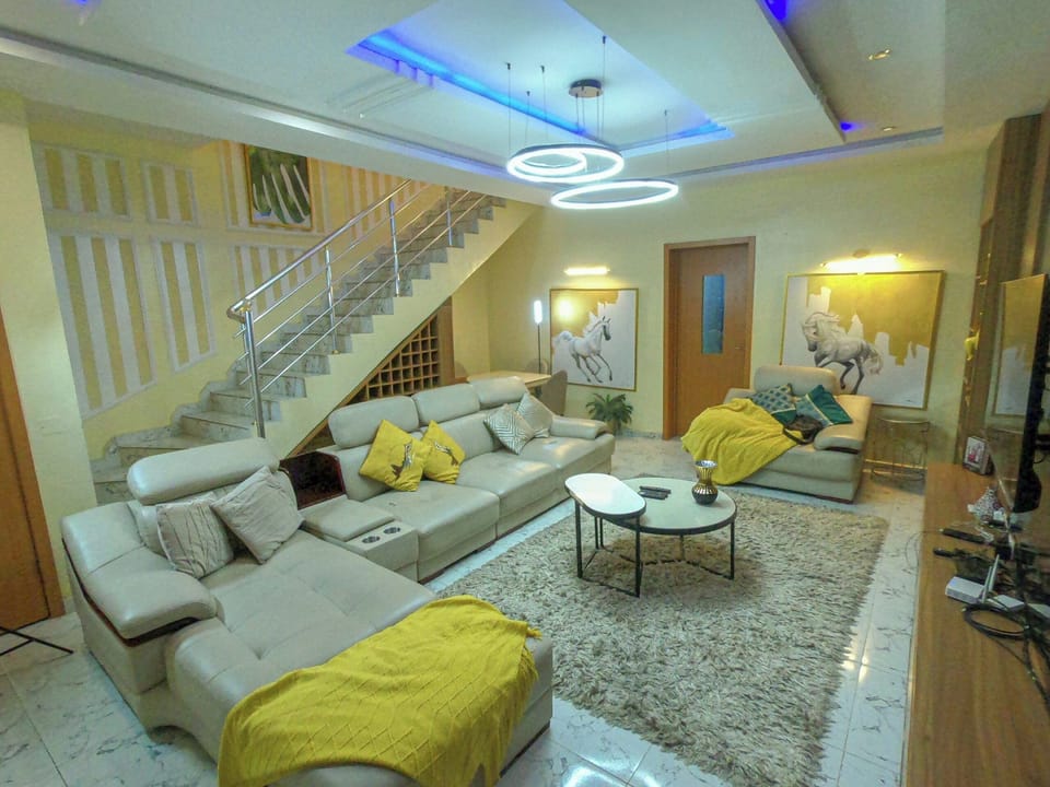 Family Apartment, Balcony, City View | Living area