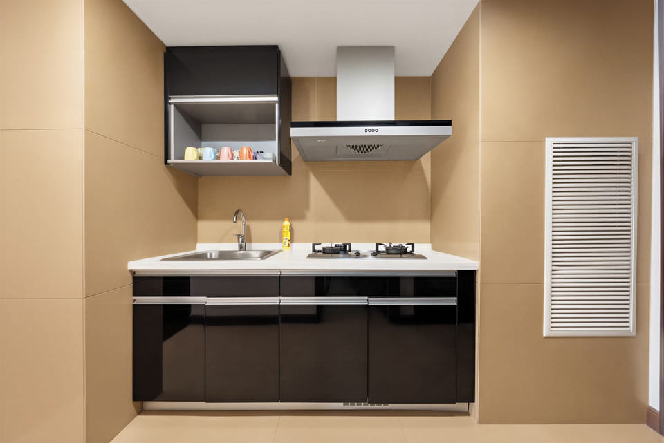 Superior Loft | Private kitchen | Fridge, microwave, stovetop, cookware/dishes/utensils