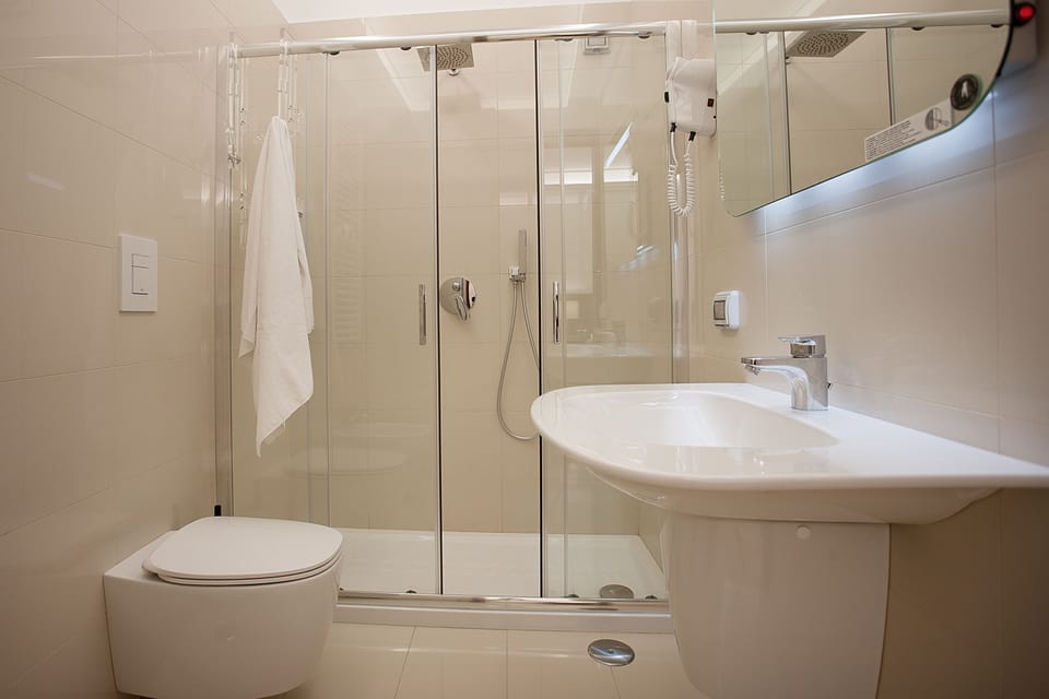 Quadruple Room | Minibar, in-room safe, desk, cribs/infant beds