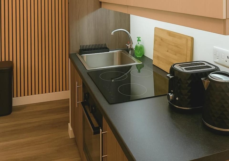 Condo, Non Smoking, City View | Private kitchen