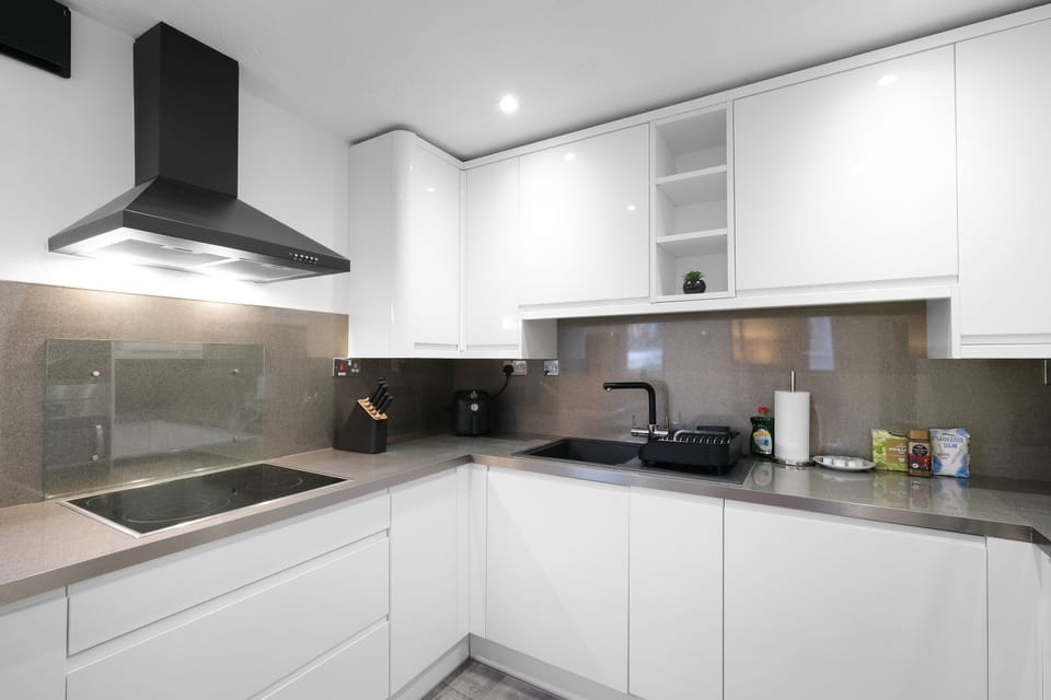 Standard Apartment | Private kitchen | Cleaning supplies