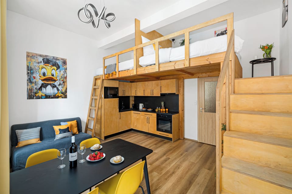 Deluxe Apartment, City View | Private kitchen