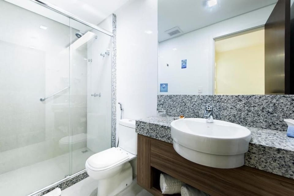 Standard Double or Twin Room | Bathroom | Free toiletries, hair dryer, towels, soap