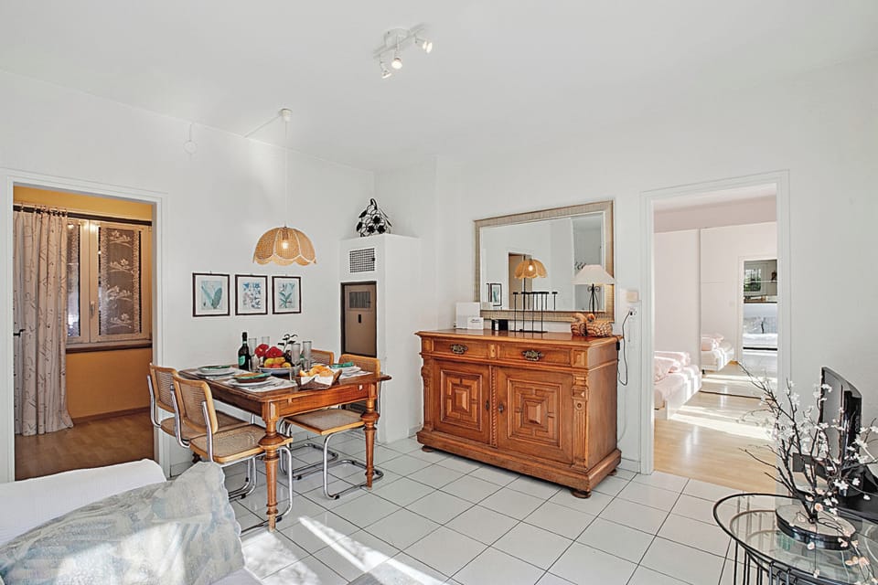 Family Apartment, 4 Bedrooms, 2 Bathrooms (Casa Viola Losone) | Dining