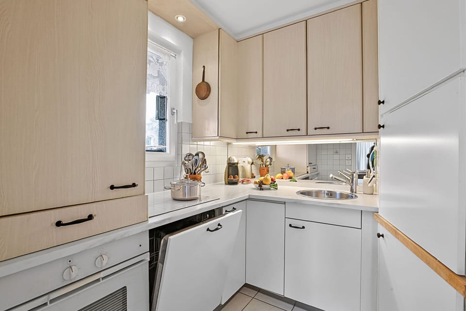 Family Apartment, 4 Bedrooms, 2 Bathrooms (Casa Viola Losone) | Private kitchen