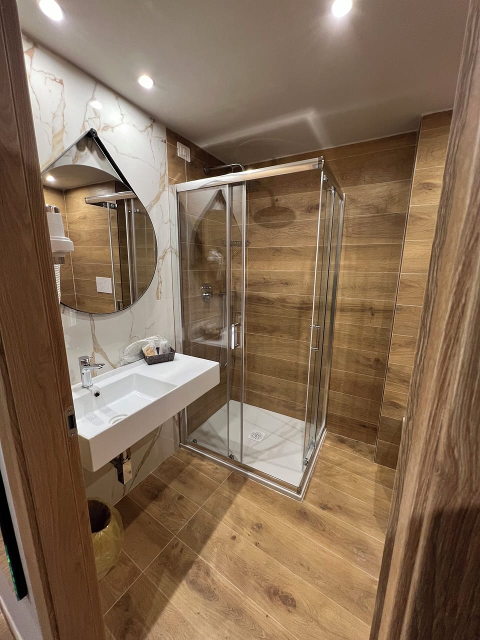 Free toiletries, hair dryer, slippers, bidet
