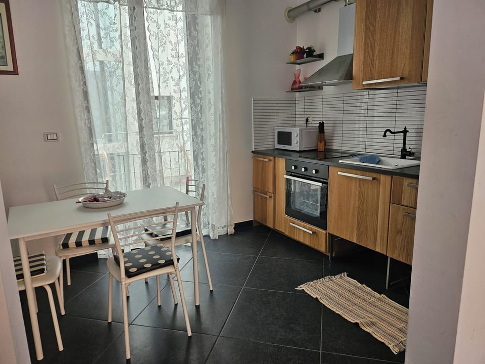 Executive Apartment | Private kitchen | Coffee/tea maker, electric kettle