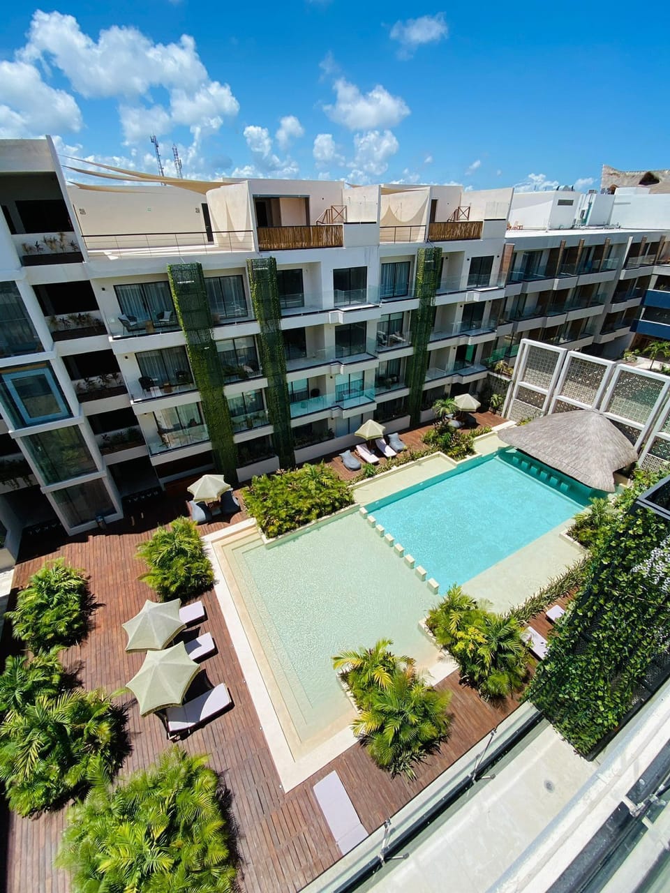 2 outdoor pools