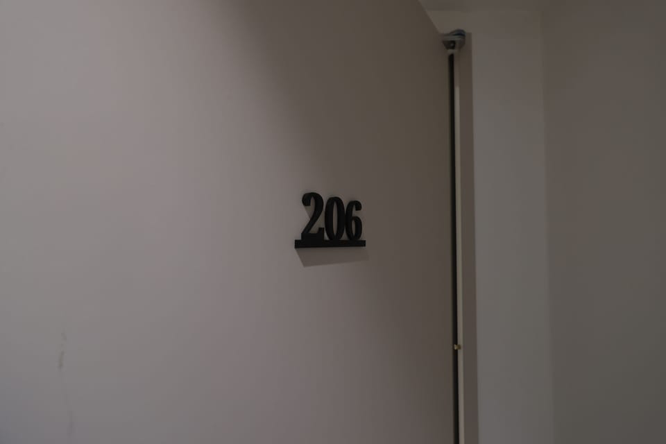 Standard Double Room, City View | Interior detail