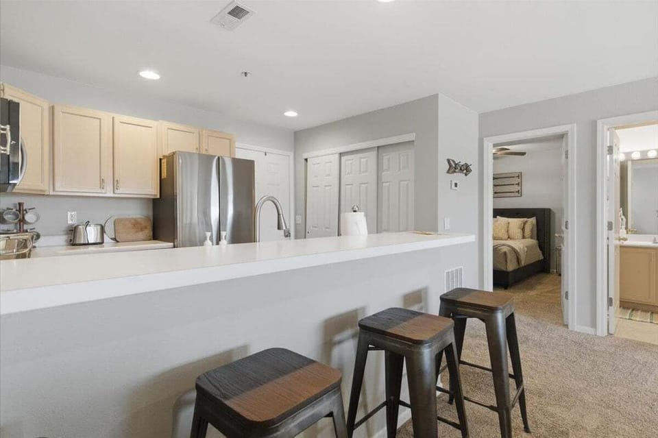 Condo, Multiple Beds, Patio (Martinis on the Ledge) | Interior