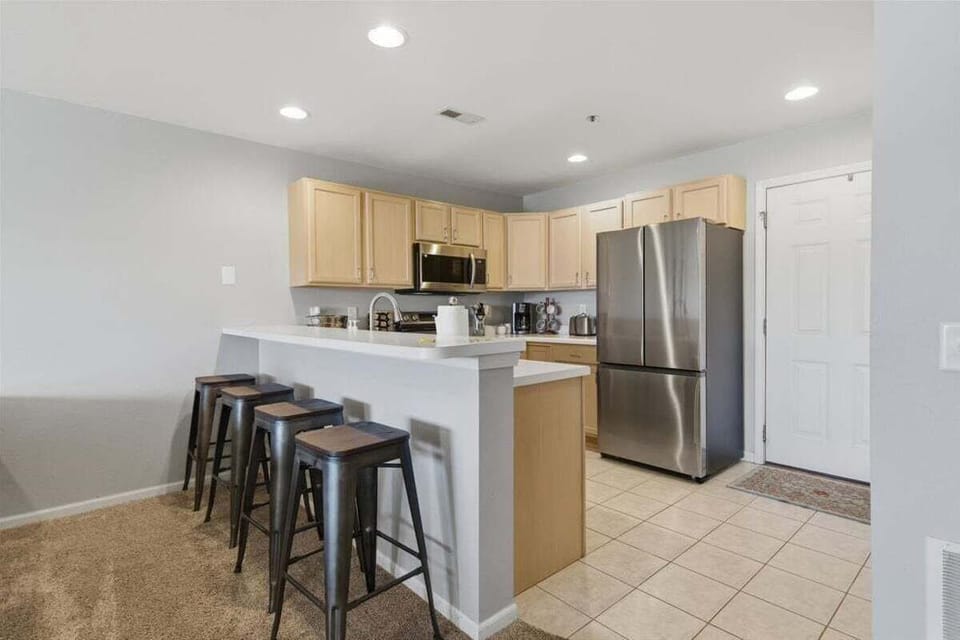 Condo, Multiple Beds, Patio (Martinis on the Ledge) | Private kitchen
