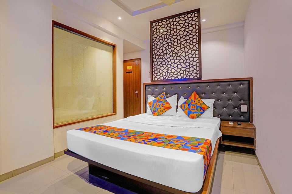Premium Room | Egyptian cotton sheets, premium bedding, in-room safe, free WiFi