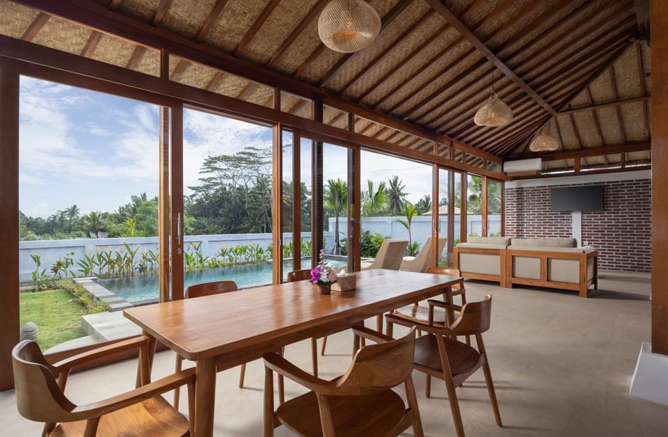 Villa, 2 Bedrooms, Private Bathroom | Dining