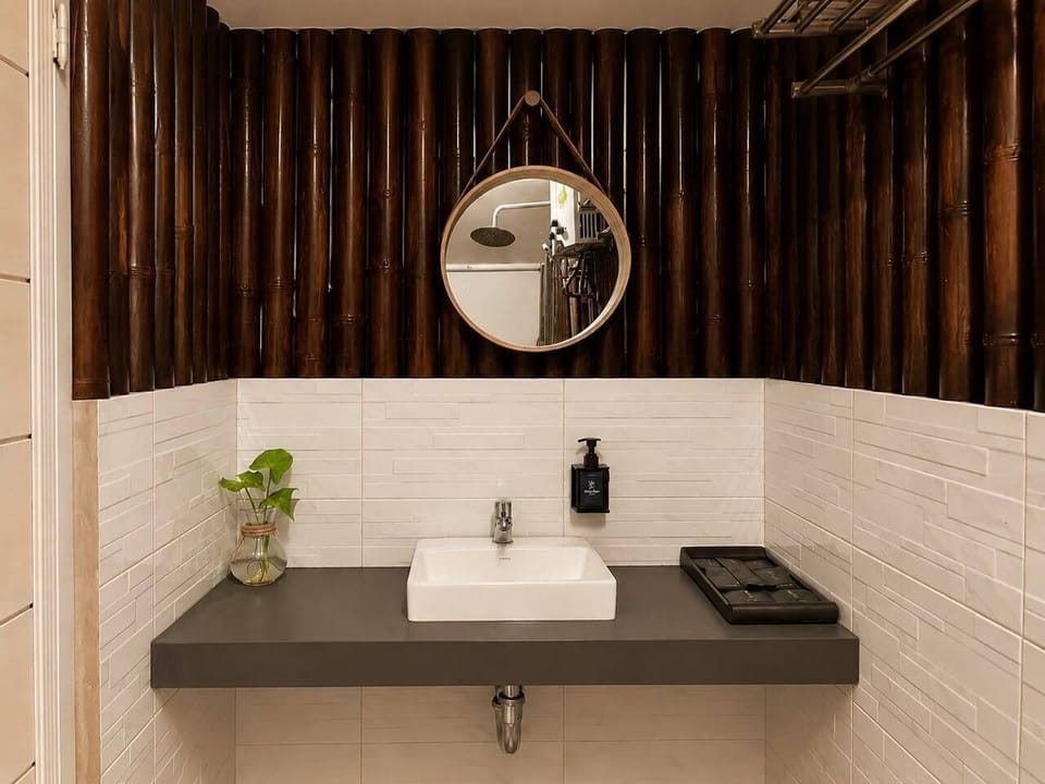 Square Tent | Bathroom