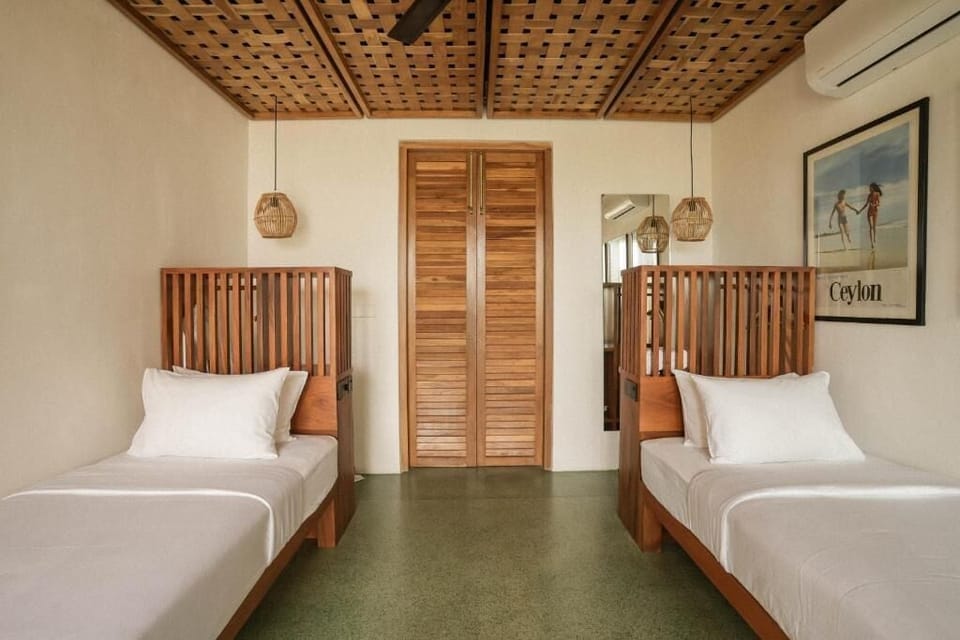In-room safe, WiFi (free)