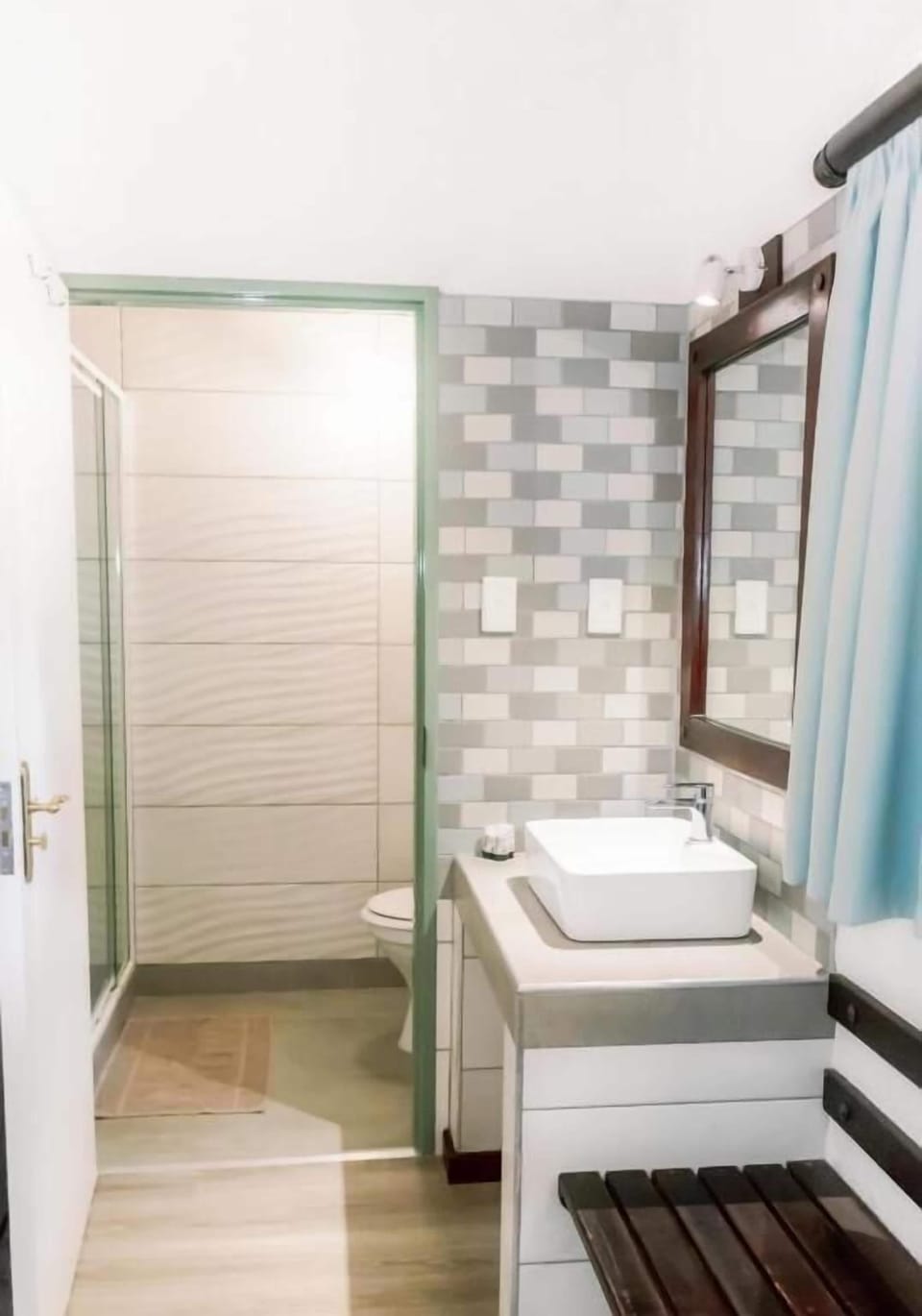 Standard Double or Twin Room, Garden View | Bathroom | Shower, towels, soap, shampoo