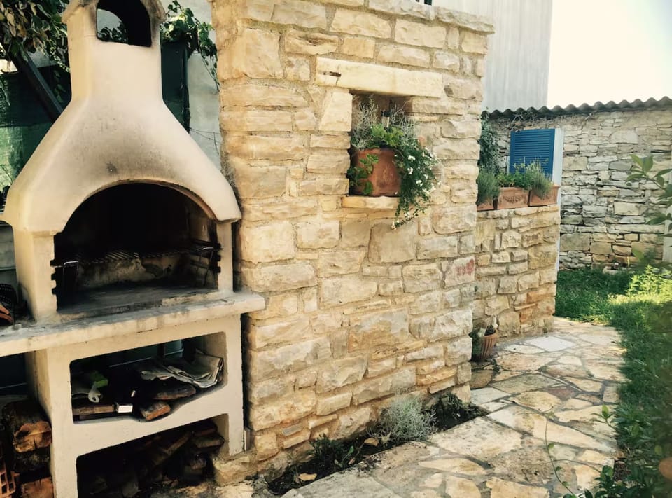 Apartment (Two Bedroom Apartment with Terrace an) | BBQ/picnic area