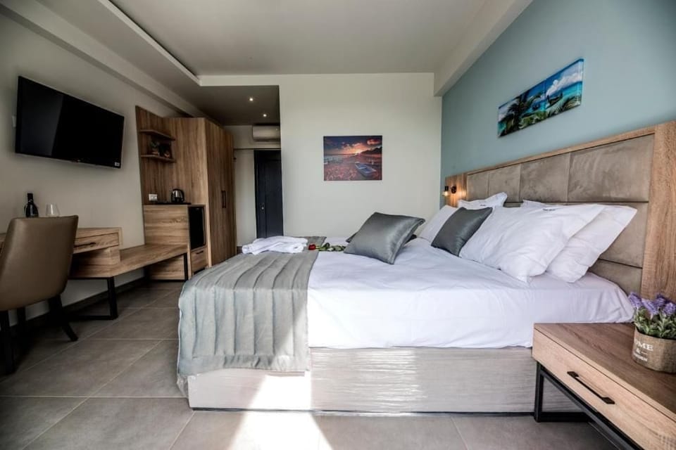 Deluxe Double Room, Pool View