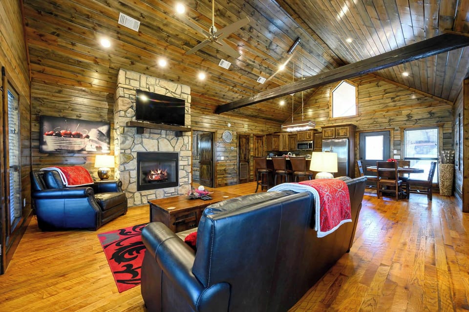Cabin, Multiple Beds, Hot Tub, Garden View (Pond Lily Creek) | Living area