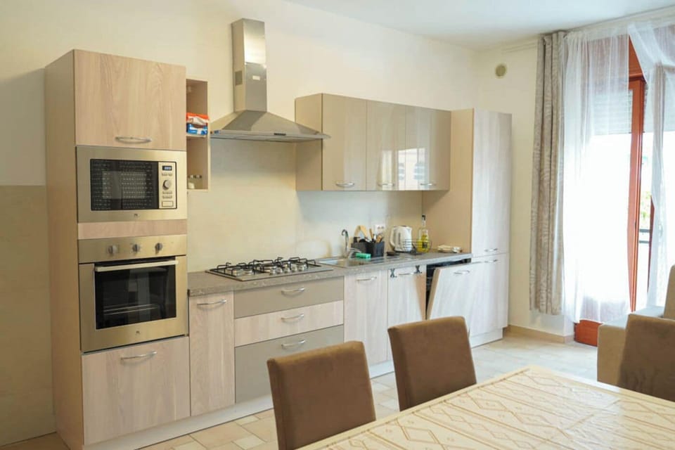 Condo, 3 Bedrooms, Balcony | Private kitchen