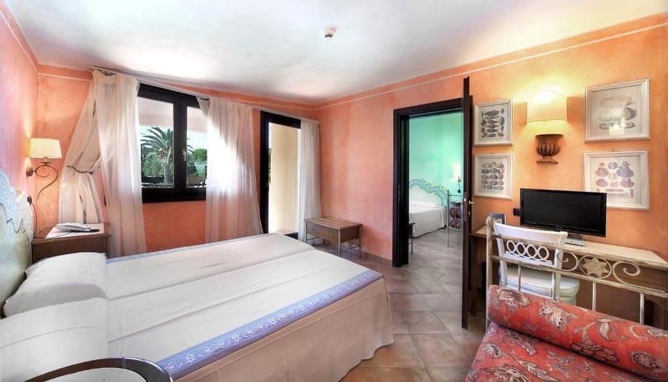 In-room safe, wheelchair access