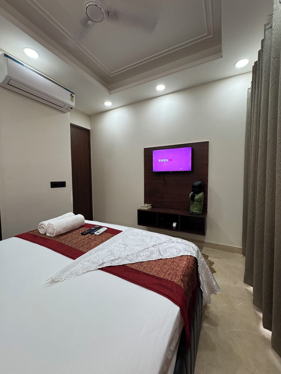 Standard Studio, Balcony, City View | Soundproofing, iron/ironing board, free WiFi