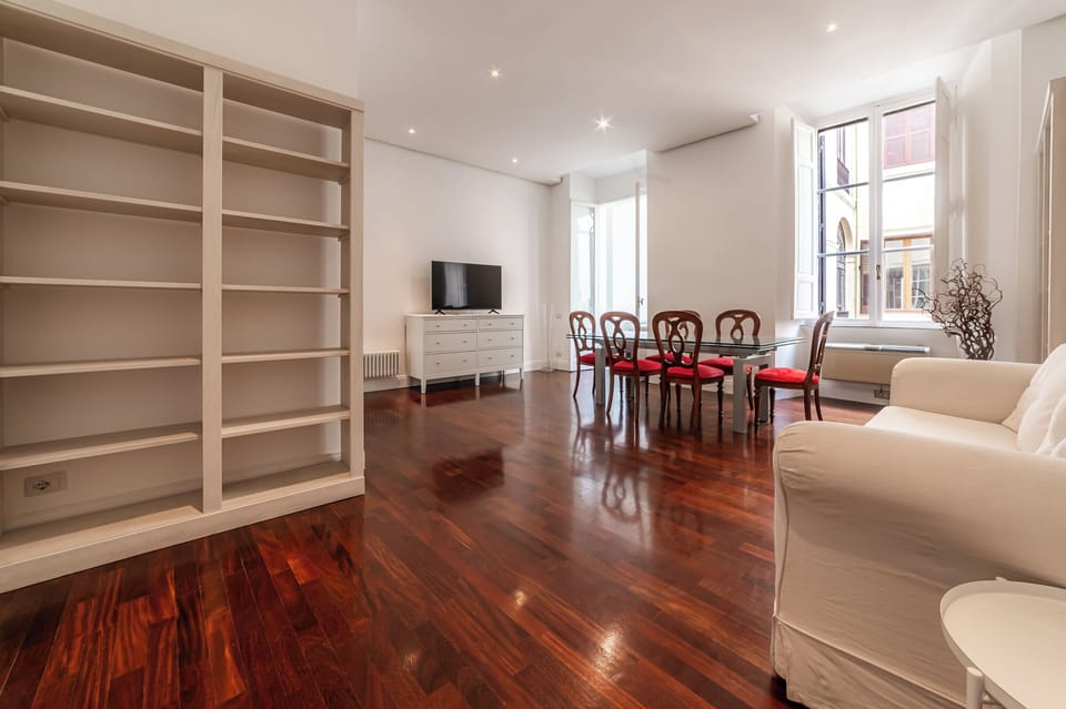 Superior Condo, Courtyard View | Living area