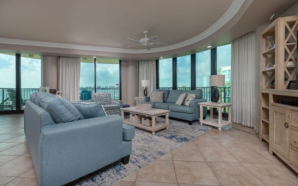 Condo, 3 Bedrooms | Living area