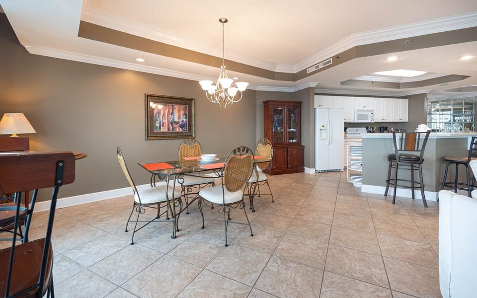 Condo, 3 Bedrooms | Dining