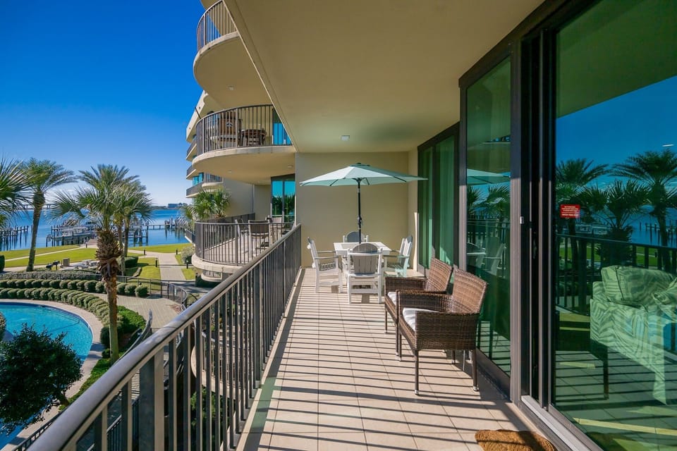 Condo, 2 Bedrooms | Outdoor dining