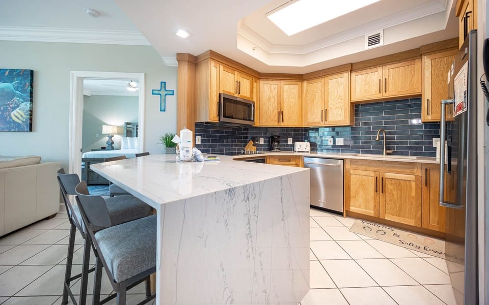Condo, 3 Bedrooms | Private kitchen | Coffee/tea maker, fridge, oven