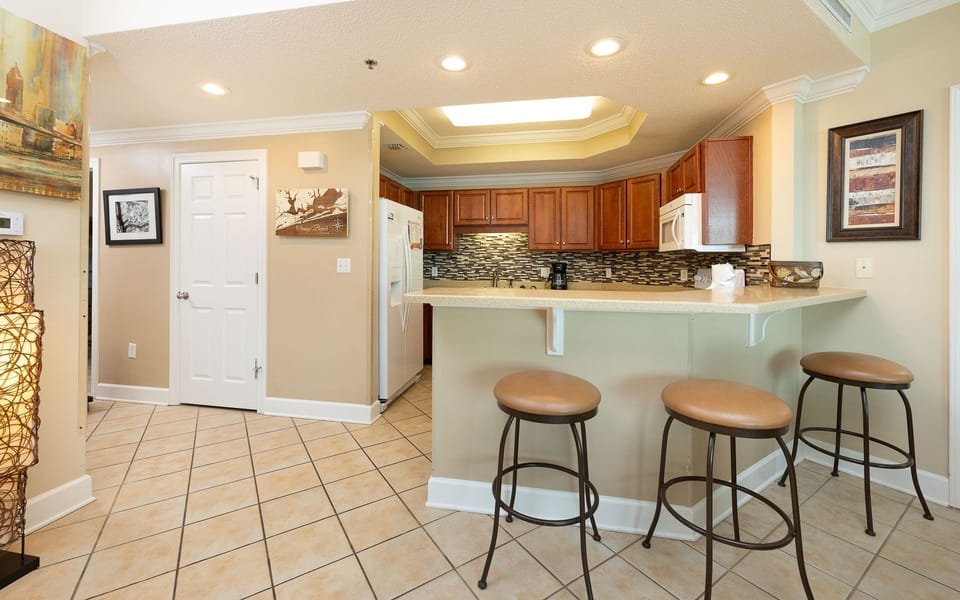 Condo, 3 Bedrooms | Private kitchen | Coffee/tea maker, fridge, oven