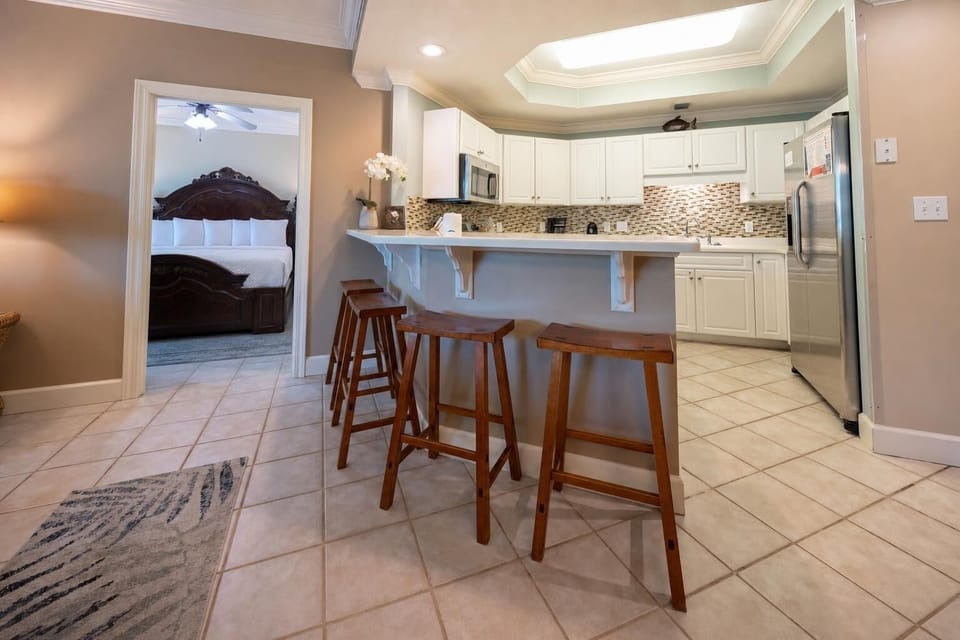 Condo, 3 Bedrooms | Private kitchen | Coffee/tea maker, fridge, oven