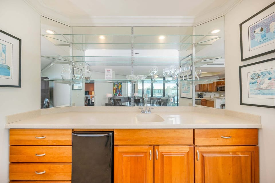 Condo, 3 Bedrooms | Interior