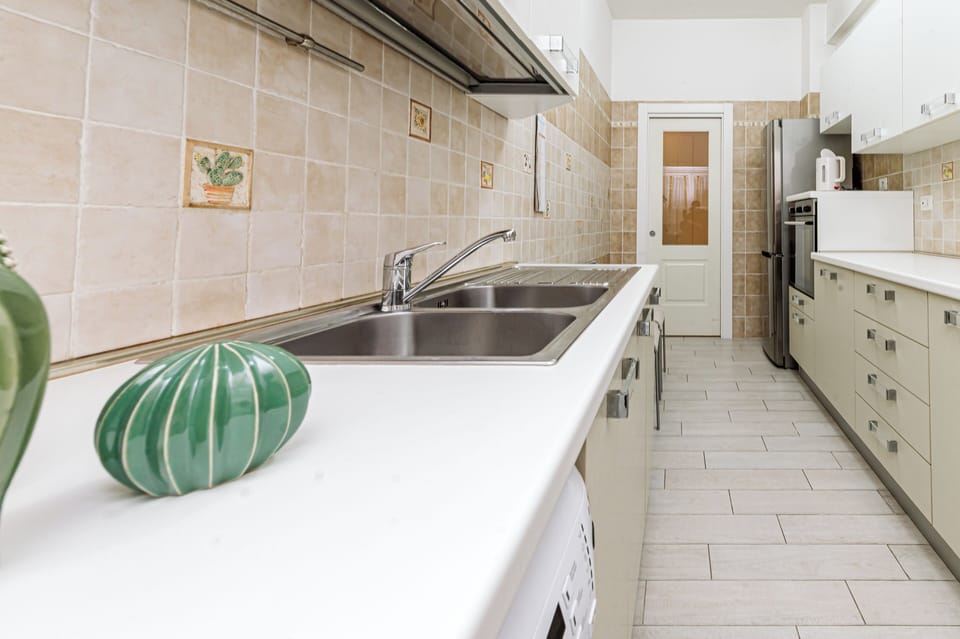 Condo | Private kitchen | Fridge, oven, stovetop, espresso maker
