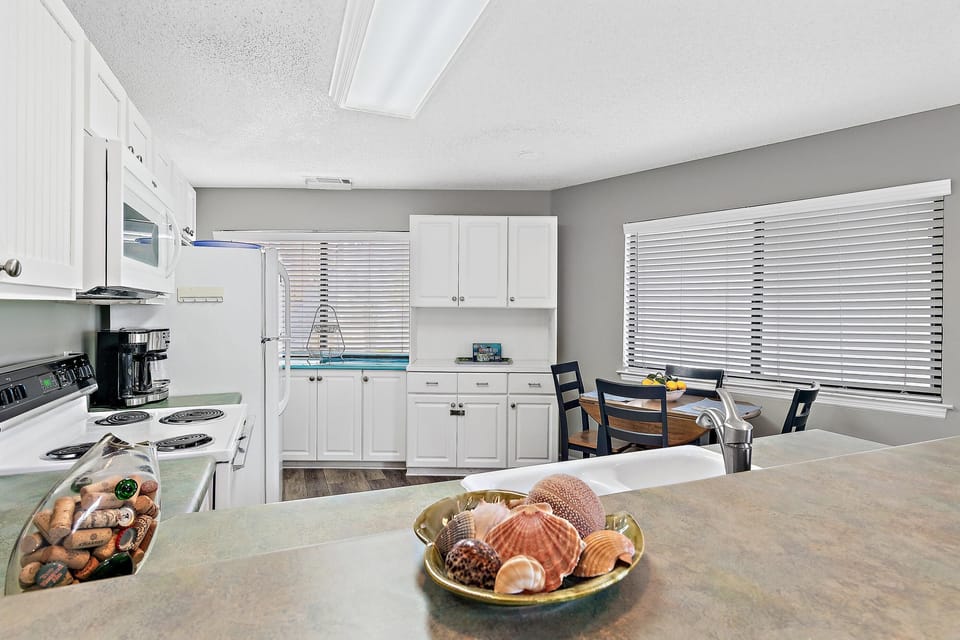 Condo, Multiple Beds (Crystal Village II 26A) | Private kitchen
